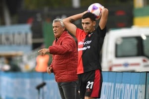 El DT lamentó el resultado y consideró que “hay que seguir trabajando y mejorando”. Crédito: Télam