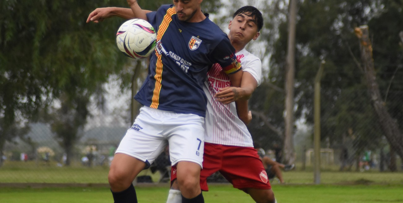 Liga Santafesina: los laburantes del fútbol festejan su día en las canchas