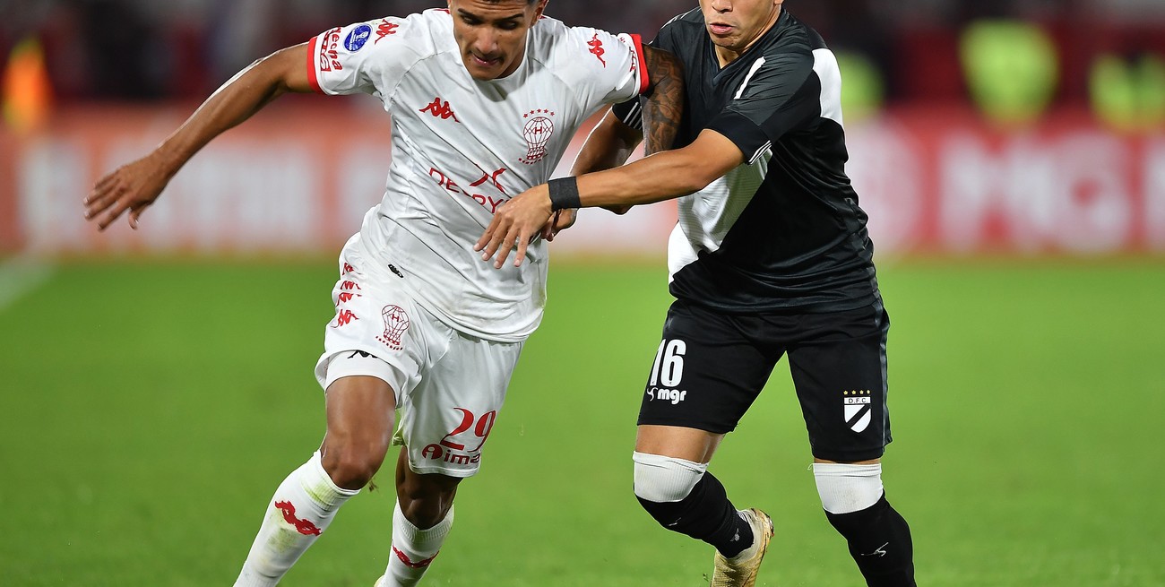 Huracán empató con Danubio pero sigue como puntero de su grupo en la Sudamericana