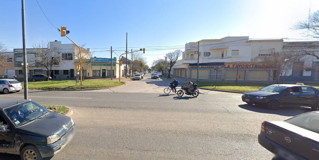 Retiró dinero de un cajero y lo asaltaron en la calle