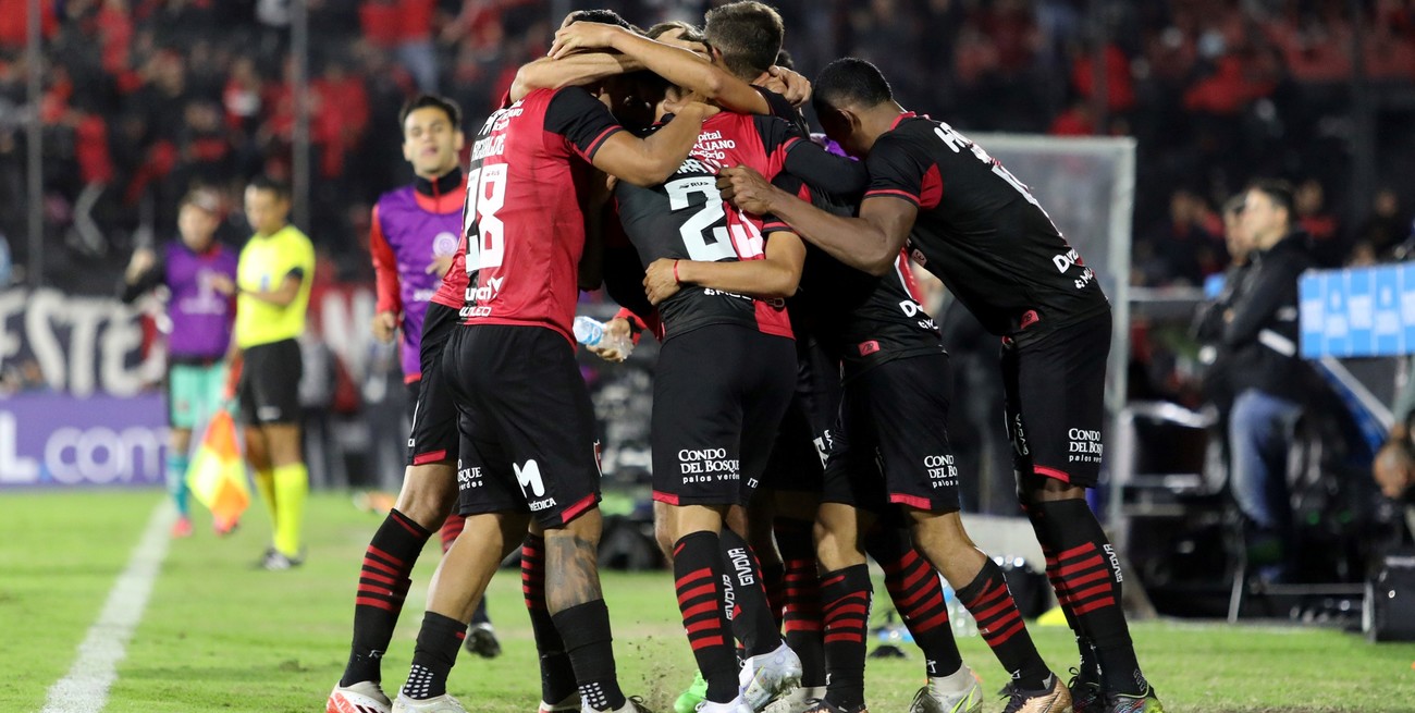 Newell's, la Copa Sudamericana y el fuerte contraste con la Liga Profesional