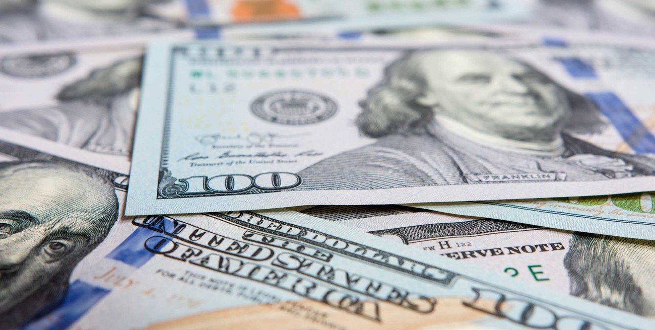 El dólar blue terminó enero con una nueva baja: a cuánto cerró este miércoles