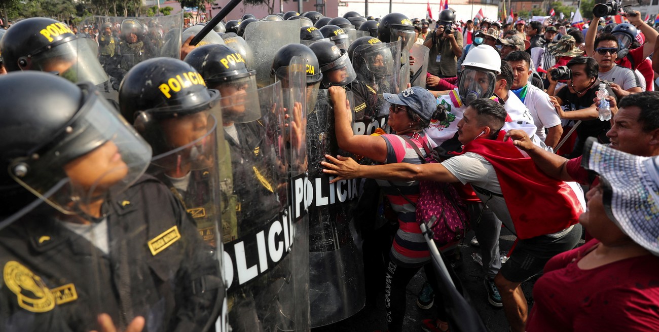 Desestimaron la denuncia contra Dina Boluarte por las muertes en las protestas 