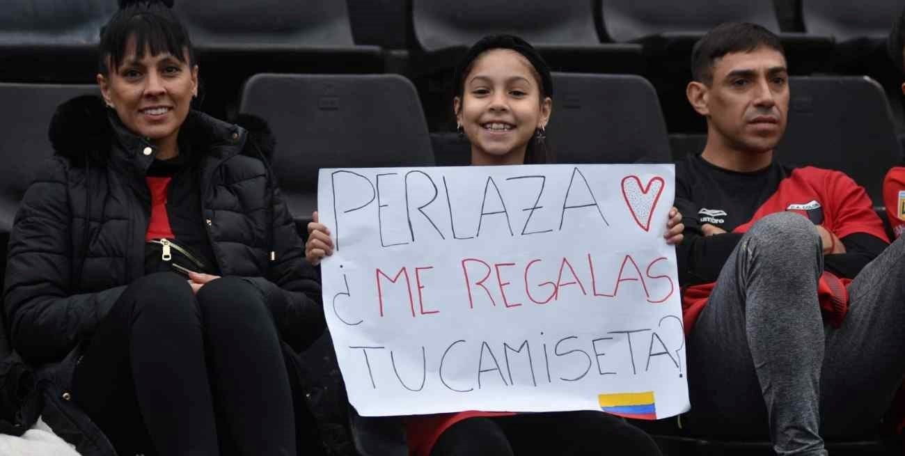 A puro cartel: los sabaleros más chicos y sus grandes pedidos para los jugadores