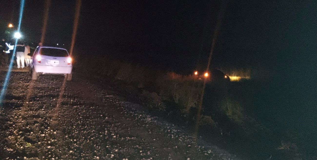 Un auto despistó en la Ruta Provincial 80 y sus ocupantes se salvaron de milagro