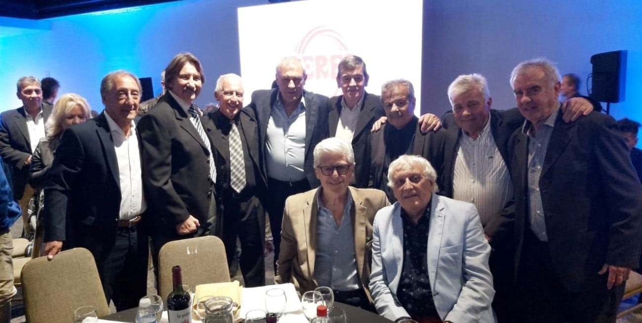 El reencuentro de varios ex jugadores de Unión en el homenaje a Pumpido