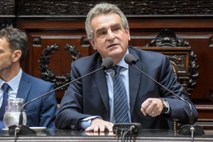 Ante los diputados el funcionario mantuvo varios cruces con representantes de la oposición y estuvo exponiendo durante casi ocho horas.