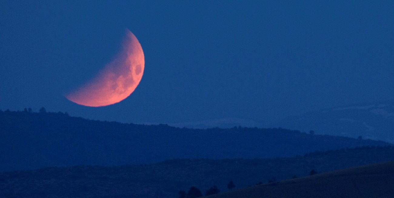 ¿De qué material está compuesto el núcleo de la Luna?