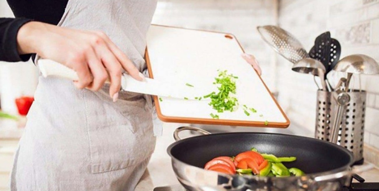 Ser soltero y vivir solo en Argentina, cada vez más complicado