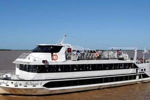 Hace tres años y medio que el barco Ciudad de Rosario no presta servicio y su futuro es incierto. Créditos: Rosario Turismo

