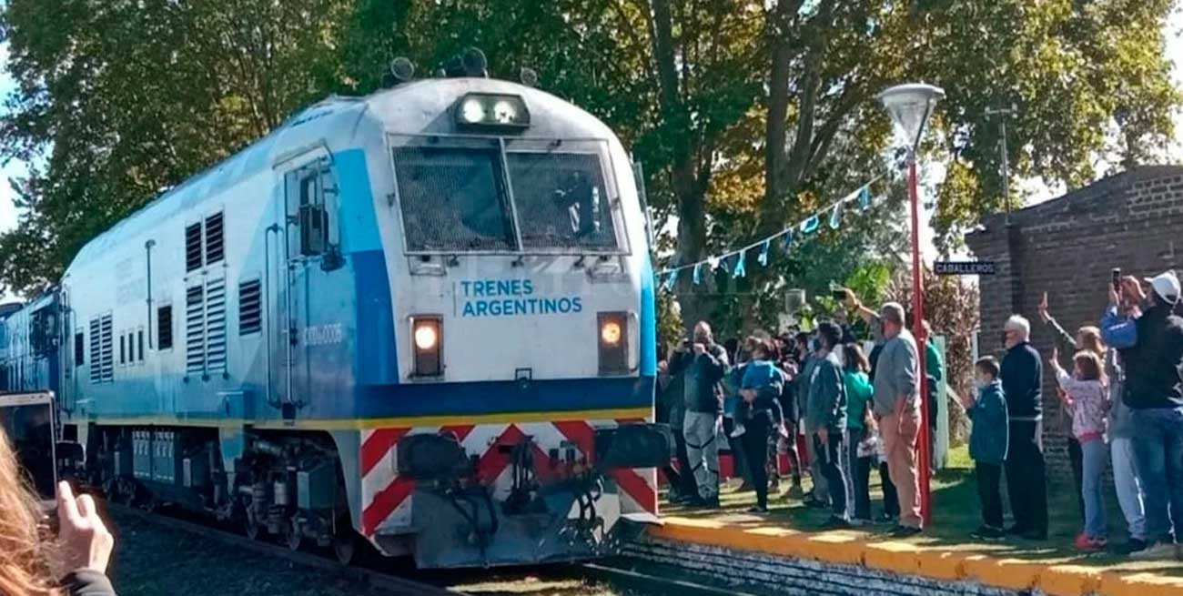 En tres años, el tren volvió  a 18 pueblos de Santa Fe