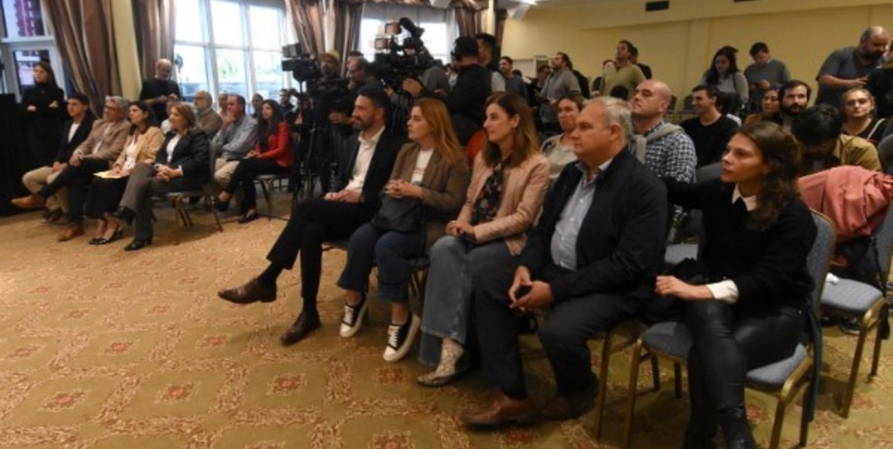 Sorpresivo anuncio en el Socialismo, con dudas a develar