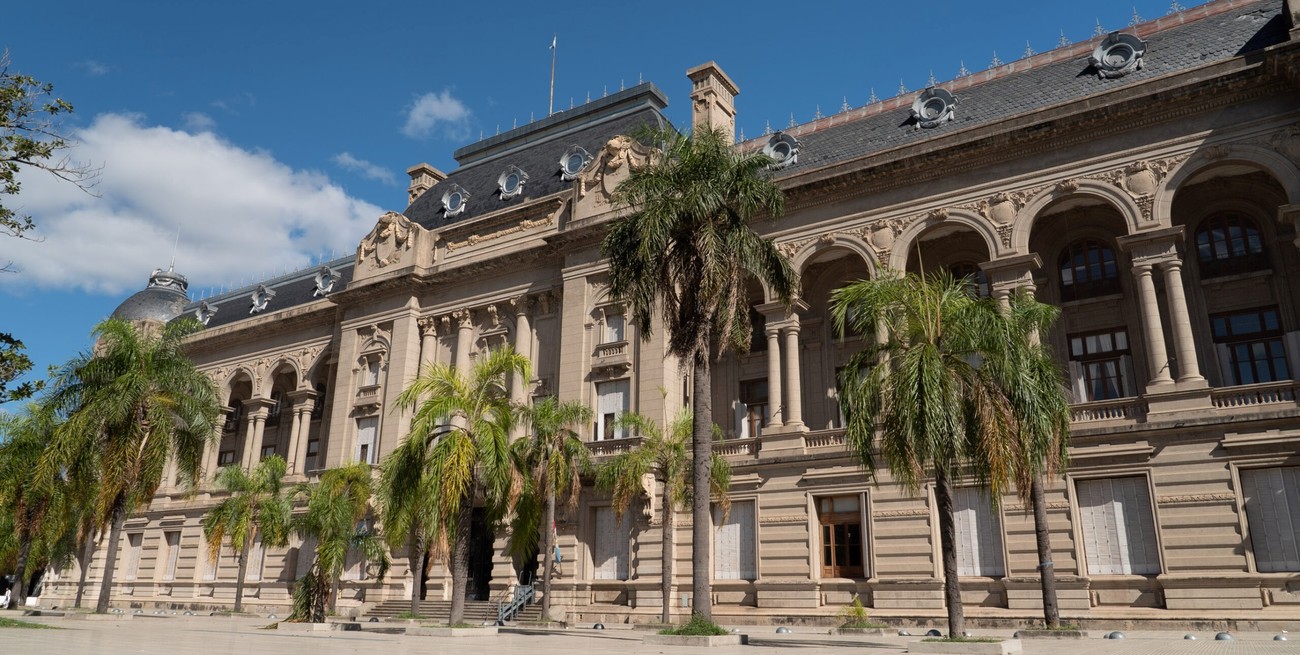 Camino a la Casa Gris