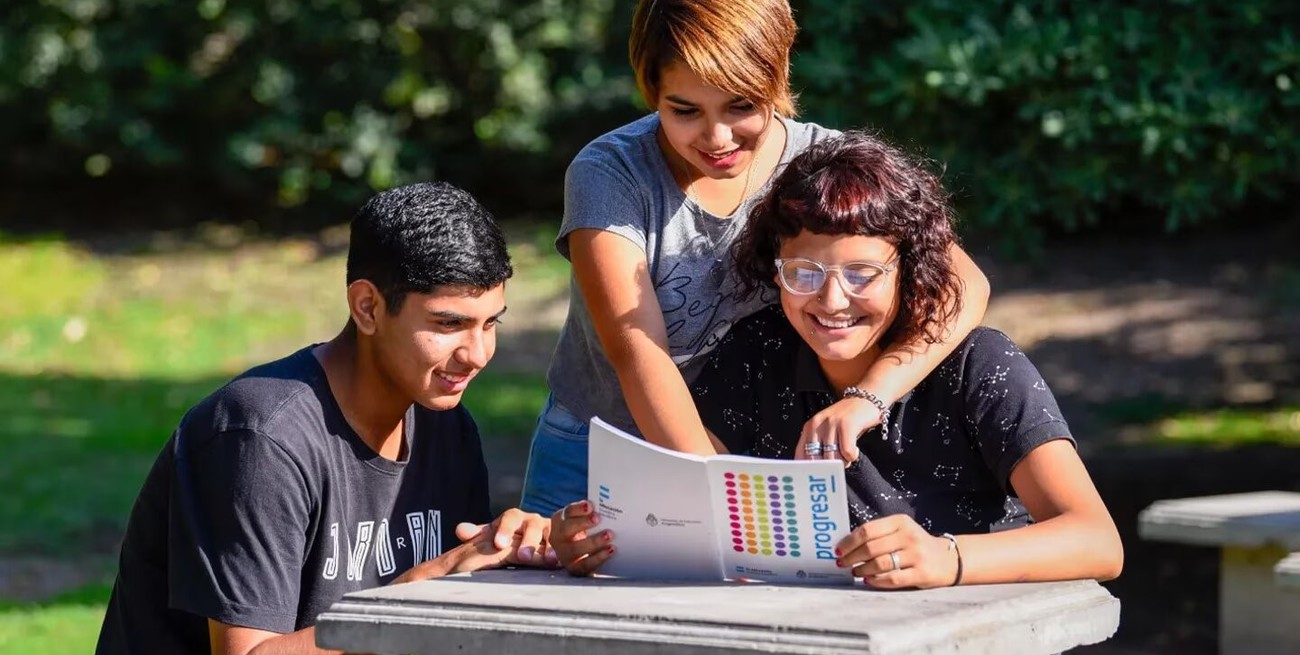 El Gobierno nacional confirmó las fechas de inscripción para las Becas Progresar 2025