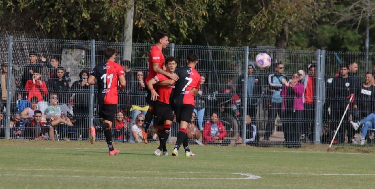 En reserva: Facundo Farías volvió a jugar en Colón después de 8 meses