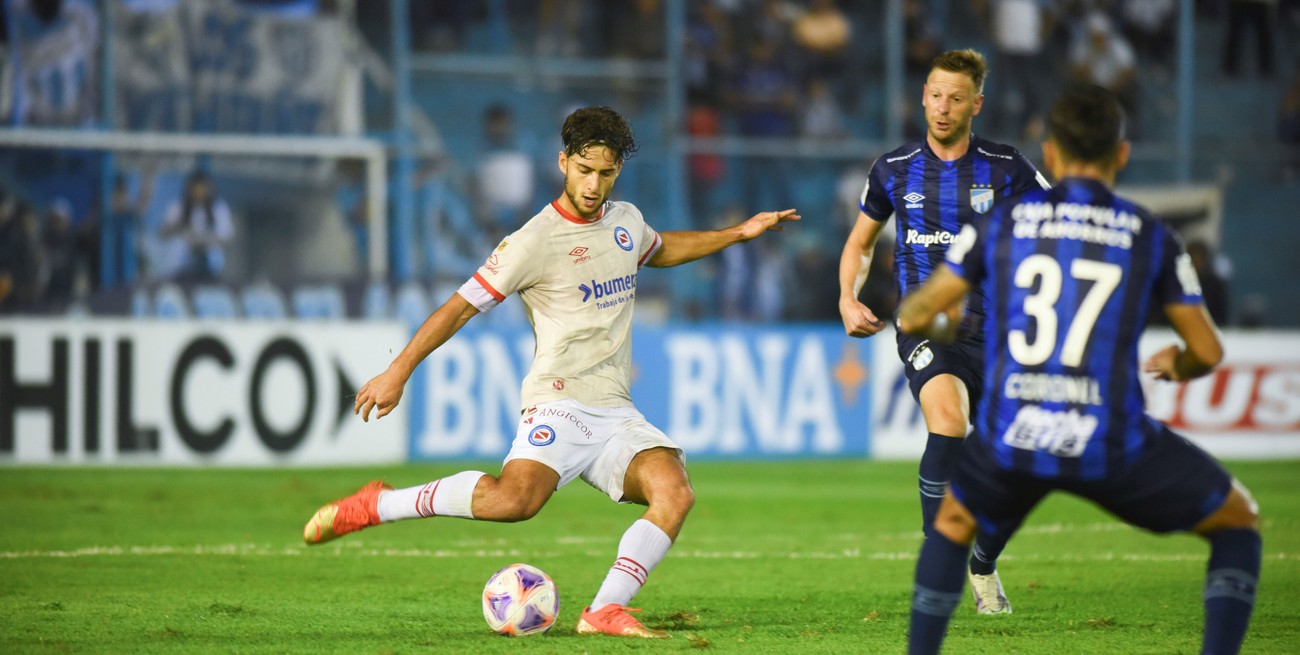Argentinos derrotó a Atlético en Tucumán