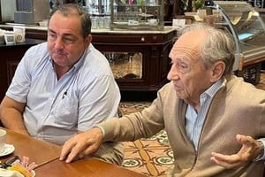 Bottai junto a Juan Pablo Poletti, precandidato a intendente de la ciudad de Santa Fe.