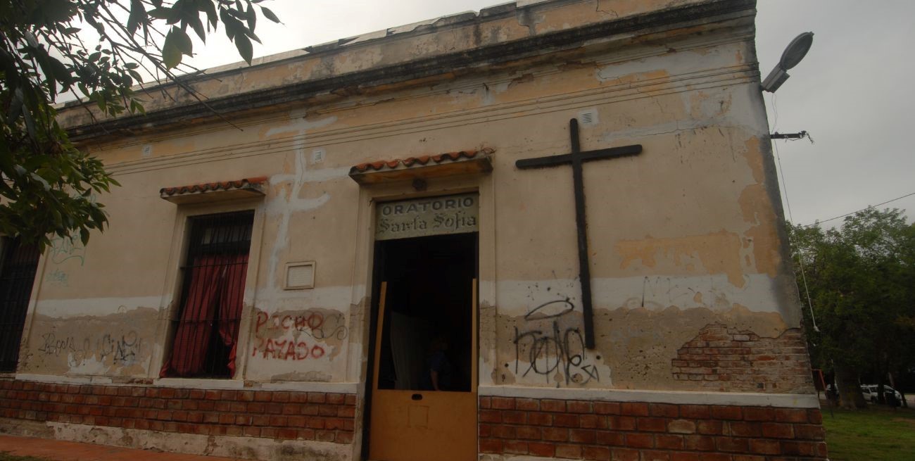 La "centenaria" capilla Santa Sofía se llueve por dentro
