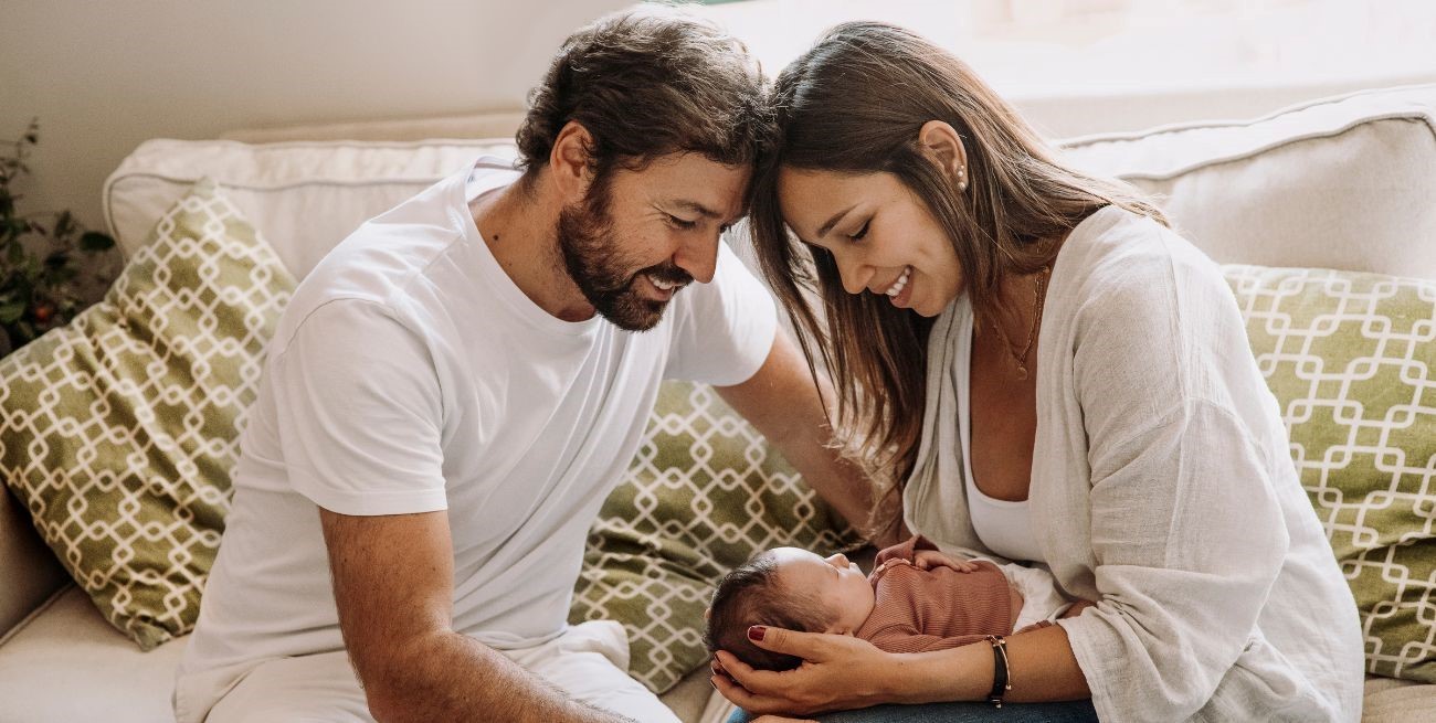 Analizan extender las licencias por maternidad, paternidad y nuevos beneficios