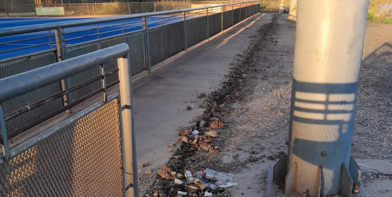 Roban tablero y parte del cableado del Club Naútico El Quillá