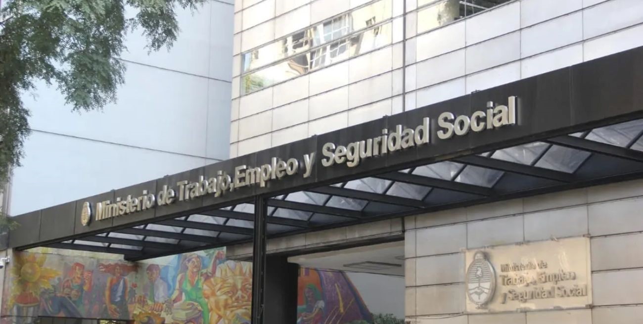 El Gobierno lanza un programa de empleo con beca estímulo