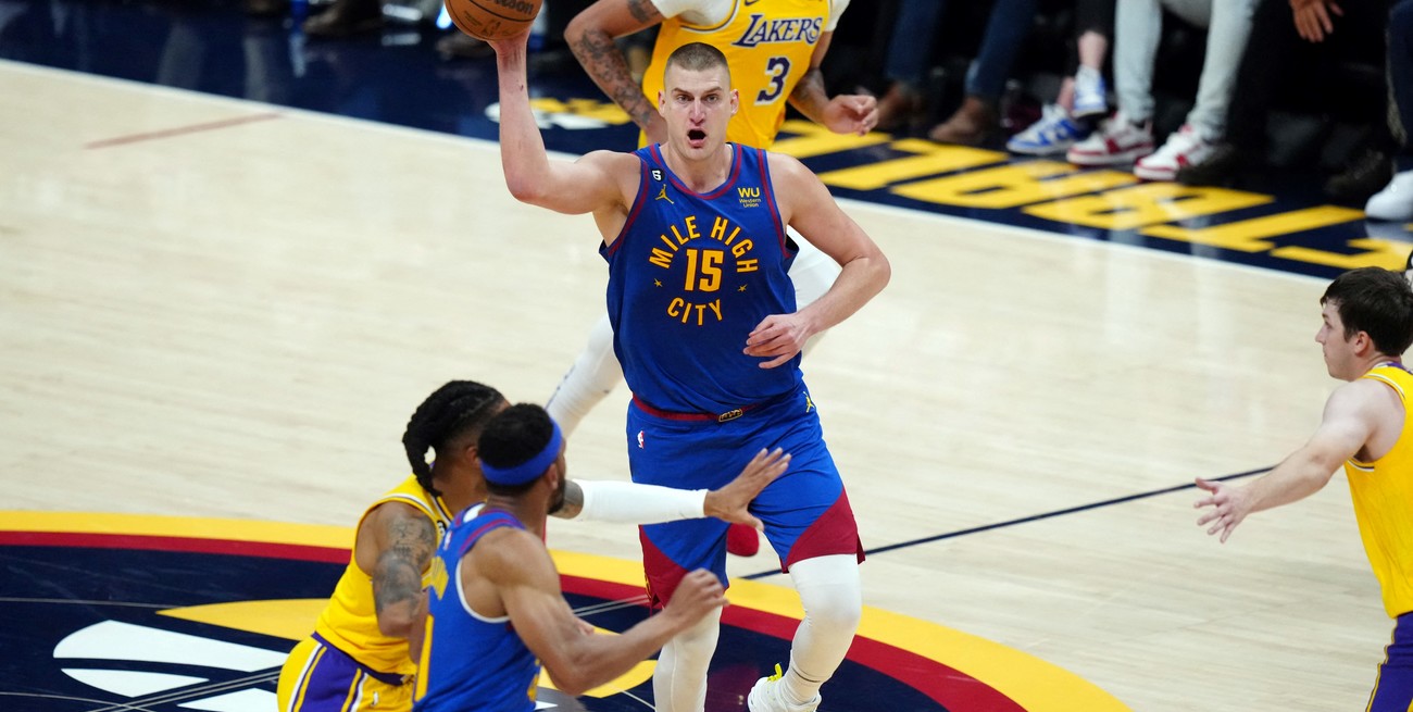 Denver Nuggets se impuso ante Los Ángeles Lakers en la primera final del Oeste con un espectacular cierre