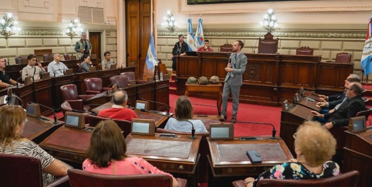 Por la cobertura de El Litoral de la invasión rusa en Ucrania: Bryan  J. Mayer expone en el Congreso de la Nación