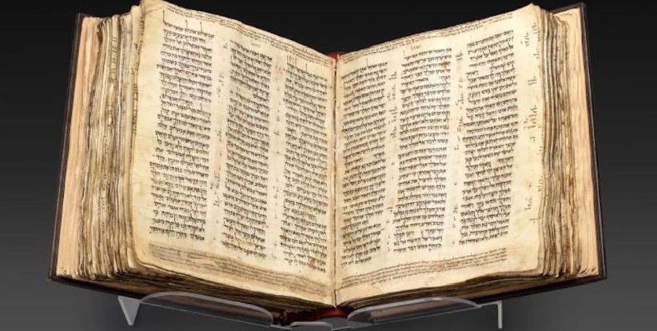 Subastaron la Biblia hebrea más antigua del mundo