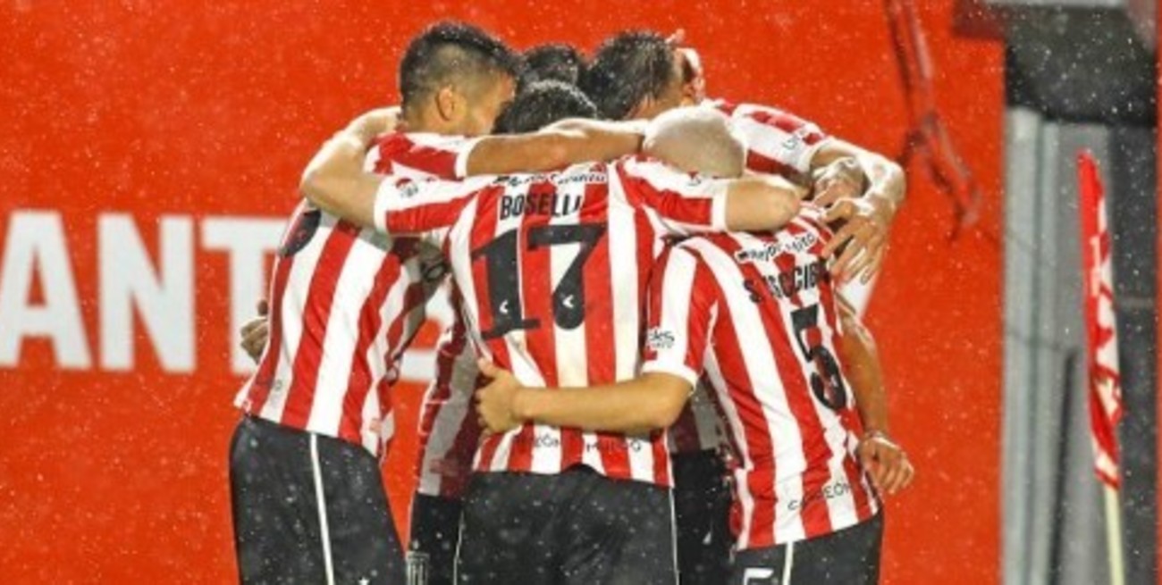 Estudiantes derrotó a Banfield y ascendió al tercer puesto