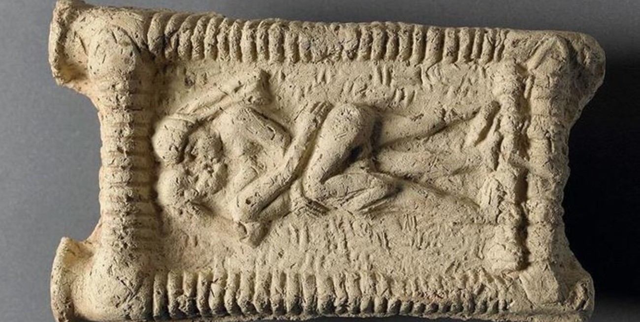 Descubren que los humanos llevan al menos 4.500 años besándose