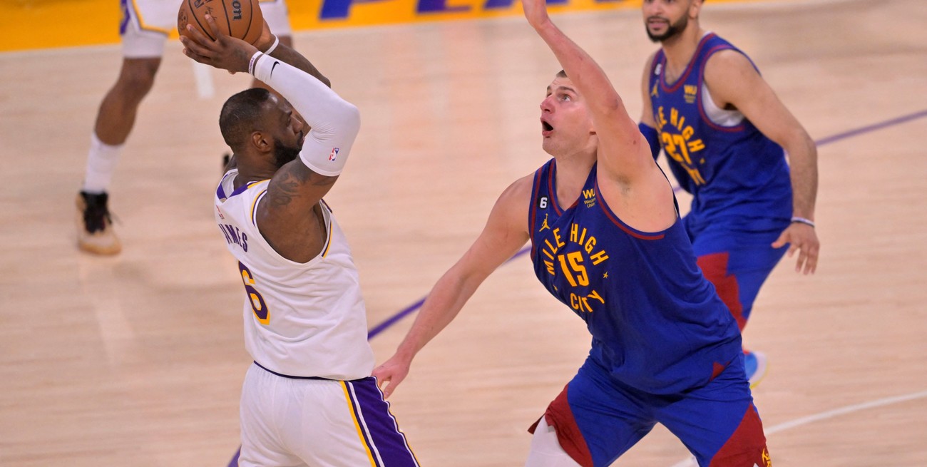 El "rey" LeBron en la cuerda floja: Nuggets venció a Lakers y se puso 3 a 0 en la final de conferencia
