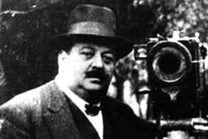 La tradición cultural argentina consolidó el estreno de la obra de Mario Gallo como el verdadero punto de partida de la ficción nacional.
