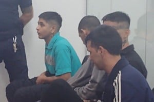 Fiscalía y querella buscarán probar sus presuntas responsabilidades en el homicidio cuádruplemente agravado por mediar violencia de género.