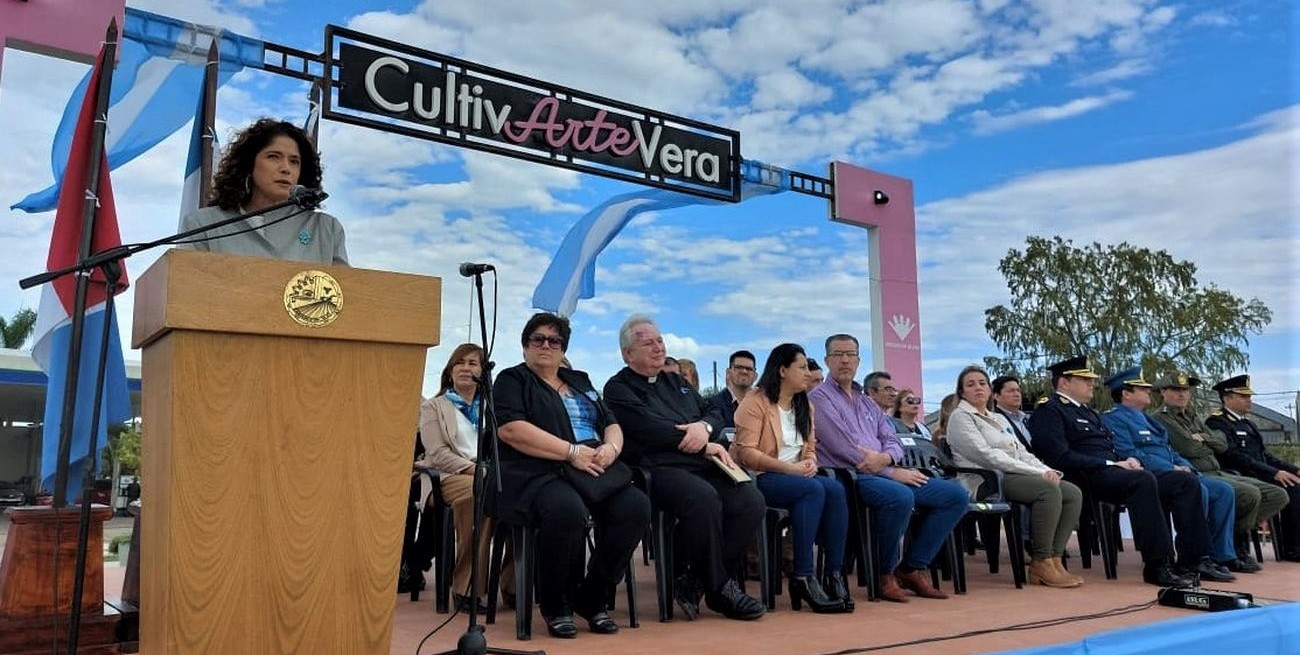 El Paseo de las Artes se vistió de fiesta en Vera
