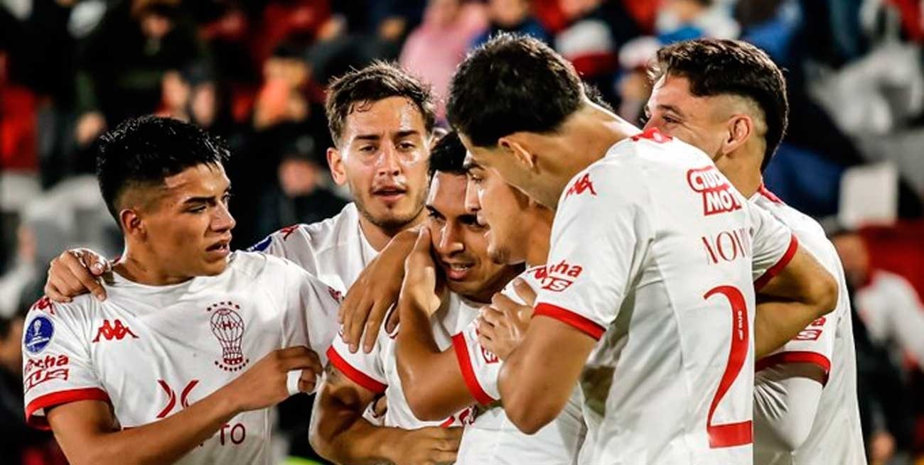 Huracán rescató un empate ante Emelec como local 

