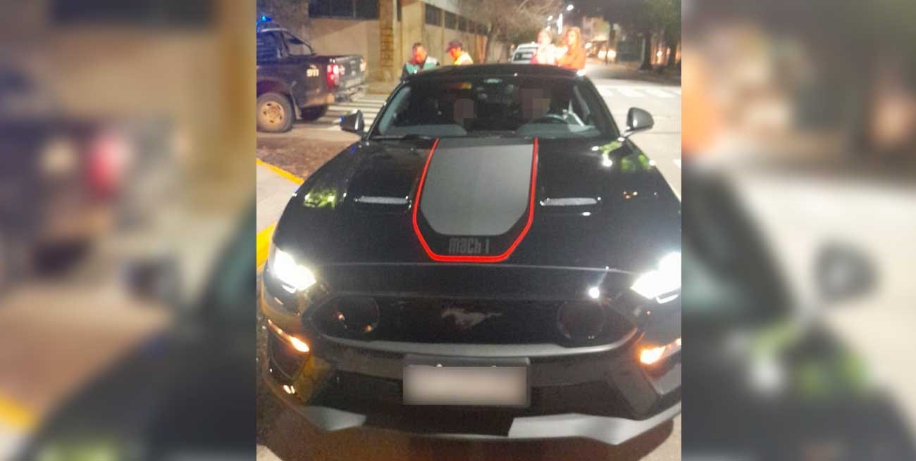 Retuvieron un Ford Mustang en un control de alcoholemia en Santa Fe

