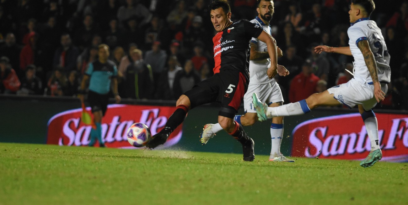 Vega se pondría la "5" de Colón ante Central Córdoba, el club en el que hizo su carrera