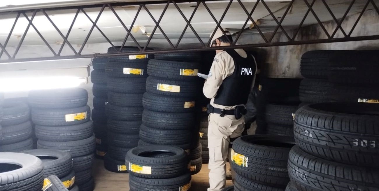 Las Fuerzas Federales desbarataron una banda dedicada al contrabando de neumáticos en Entre Ríos