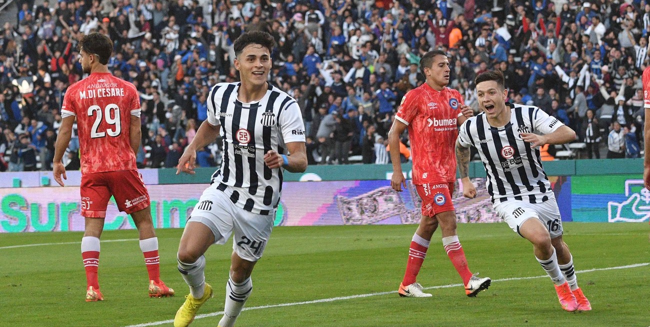 Talleres venció con lo justo a Argentinos en Córdoba