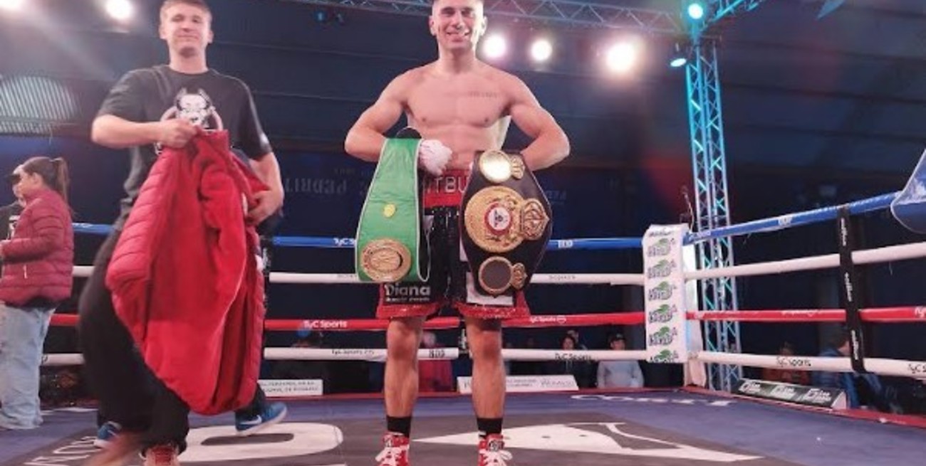 Tobías Reyes logró el título súper mosca en una histórica velada 