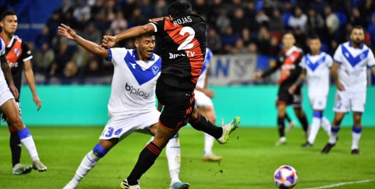 River y Vélez empataron en un partido intenso