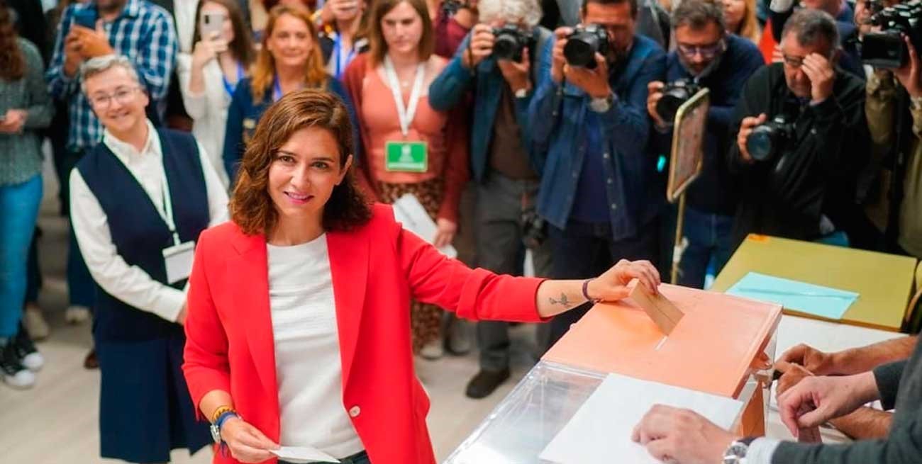 Díaz Ayuso celebró su triunfo en la Comunidad de Madrid y gobernará con mayoría absoluta