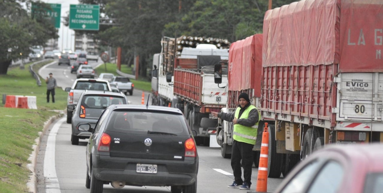 Demoras en el paso de camiones a Santa Fe por ruta 168 y Autopista