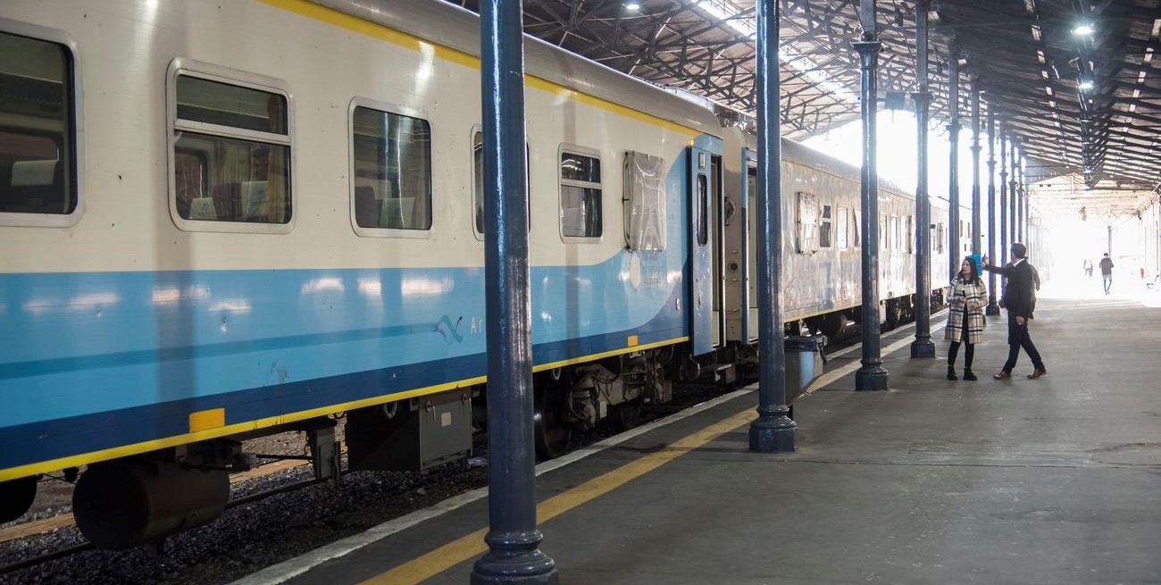 Pool de propuestas para sacar del abandono a la estación de trenes Apeadero Sur en Rosario

