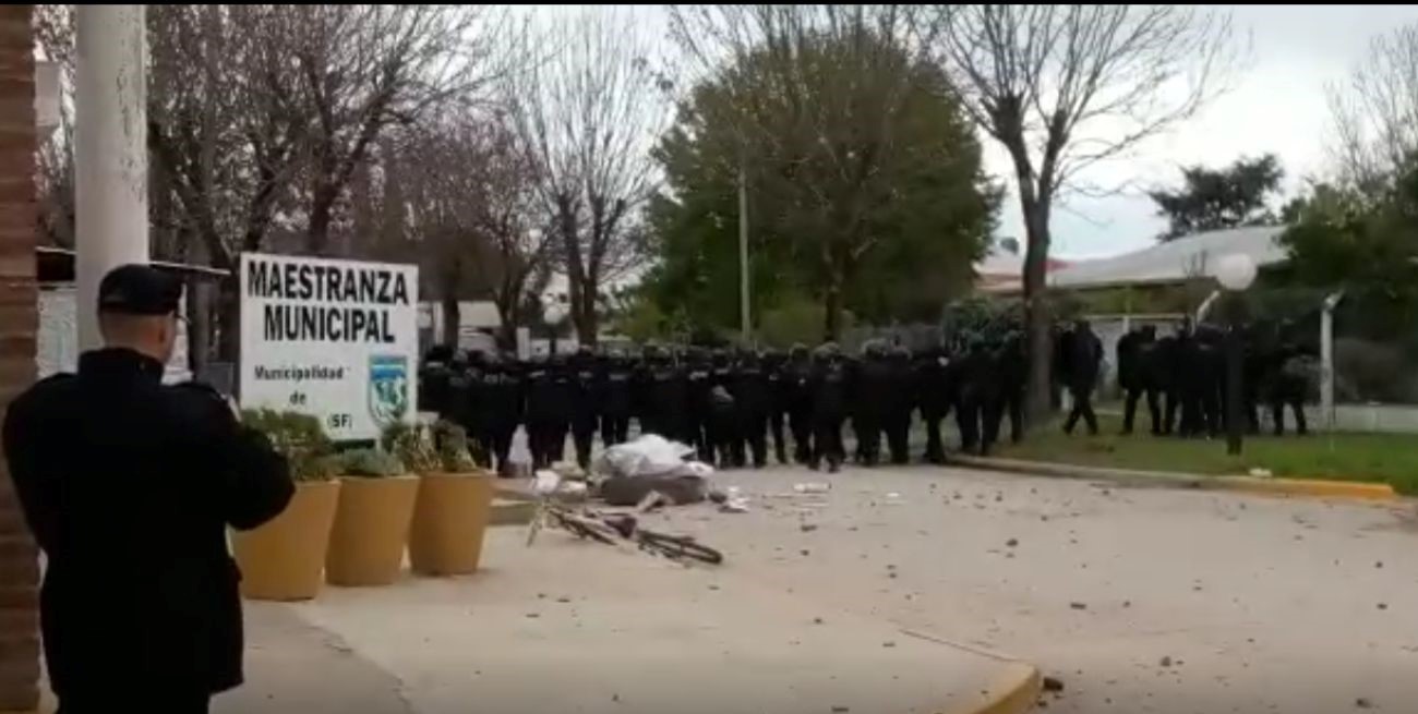 Conflicto entre municipio y gremio: tensa calma en el oeste santafesino tras un día de furia