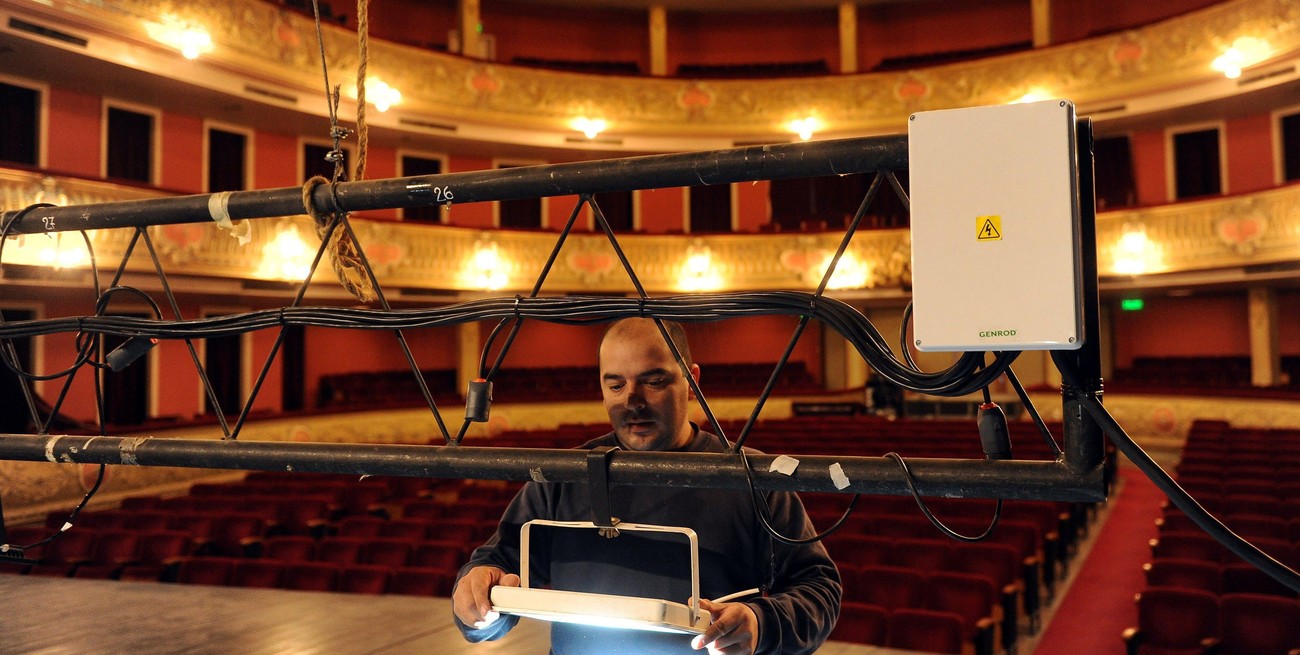 Se renovó el sistema eléctrico del Teatro Municipal 1º de Mayo