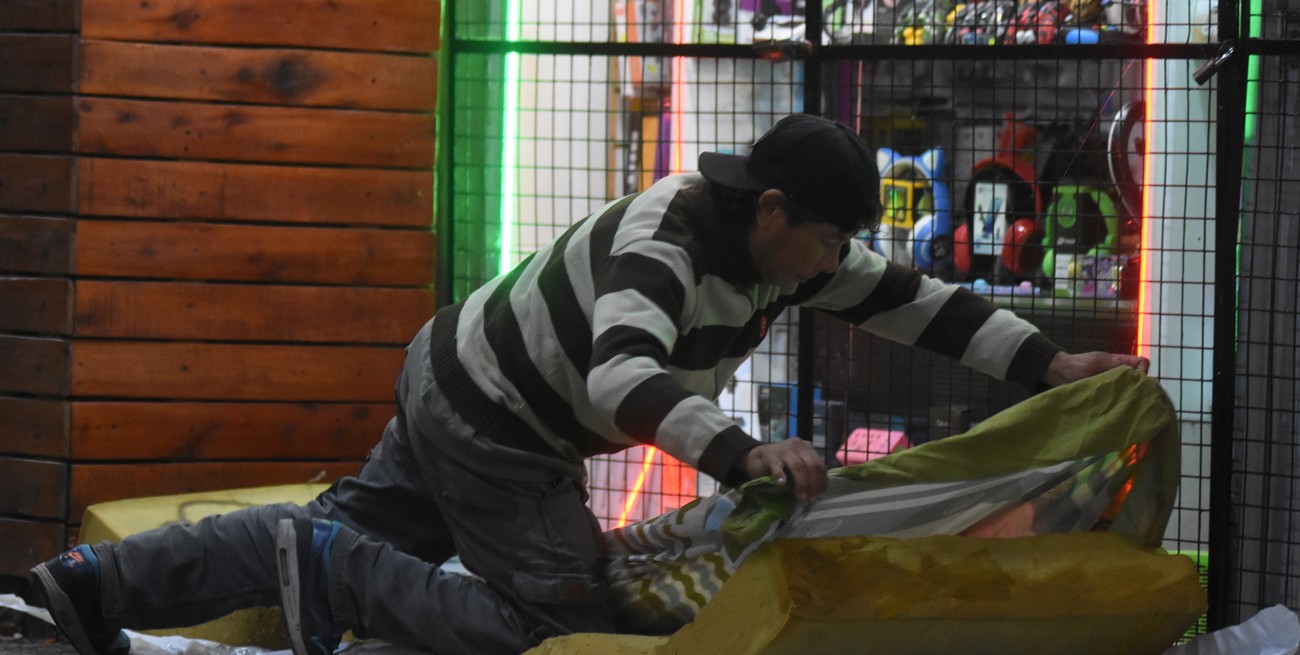 En Santa Fe hay 26 nuevas familias que no pueden pagar el alquiler y duermen en la calle