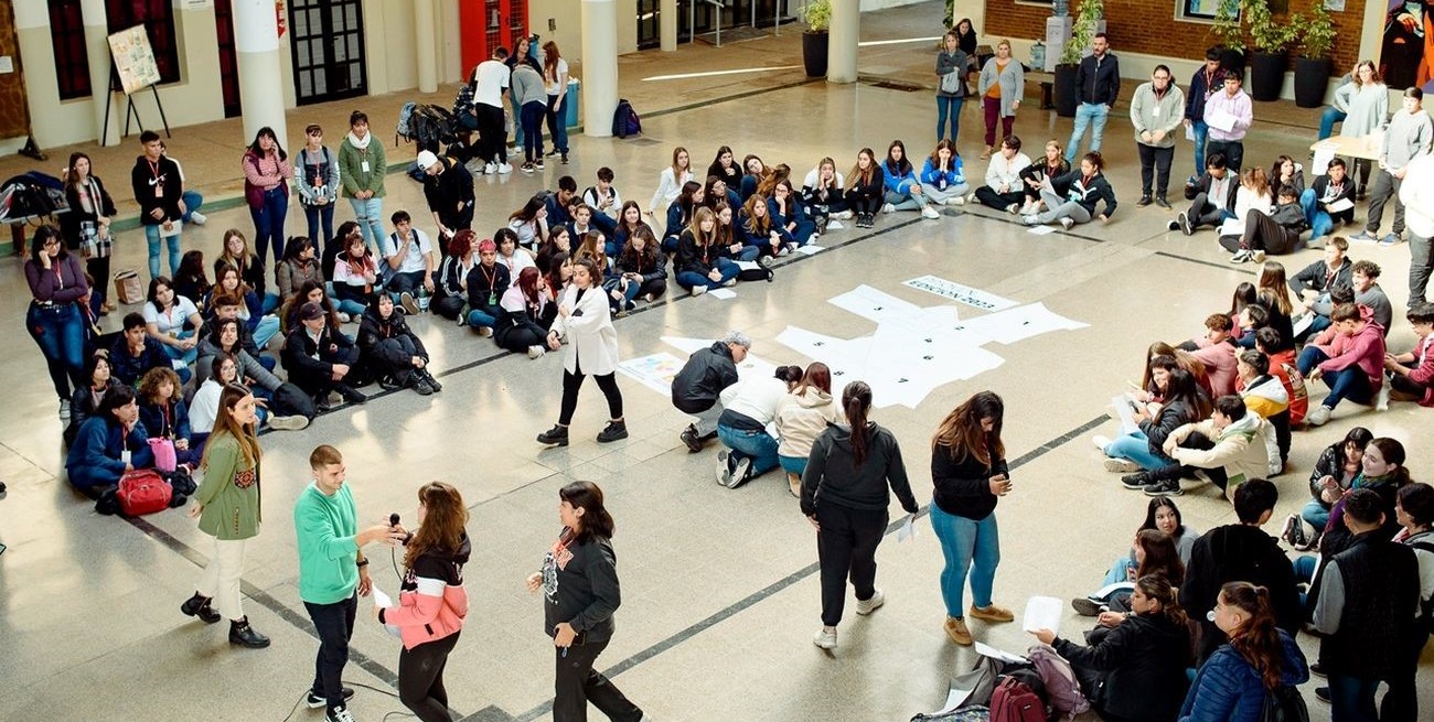 Alumnos de todas las escuelas debatieron proyectos para la ciudad