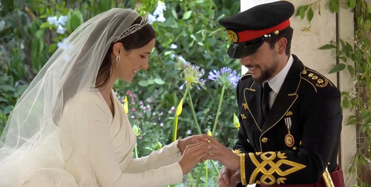 Se casaron el príncipe Hussein y Rajwa Al Saif, los futuros reyes de Jordania