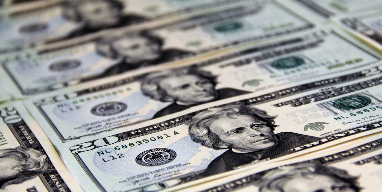 Leve alza del dólar blue: a cuánto cerró este martes